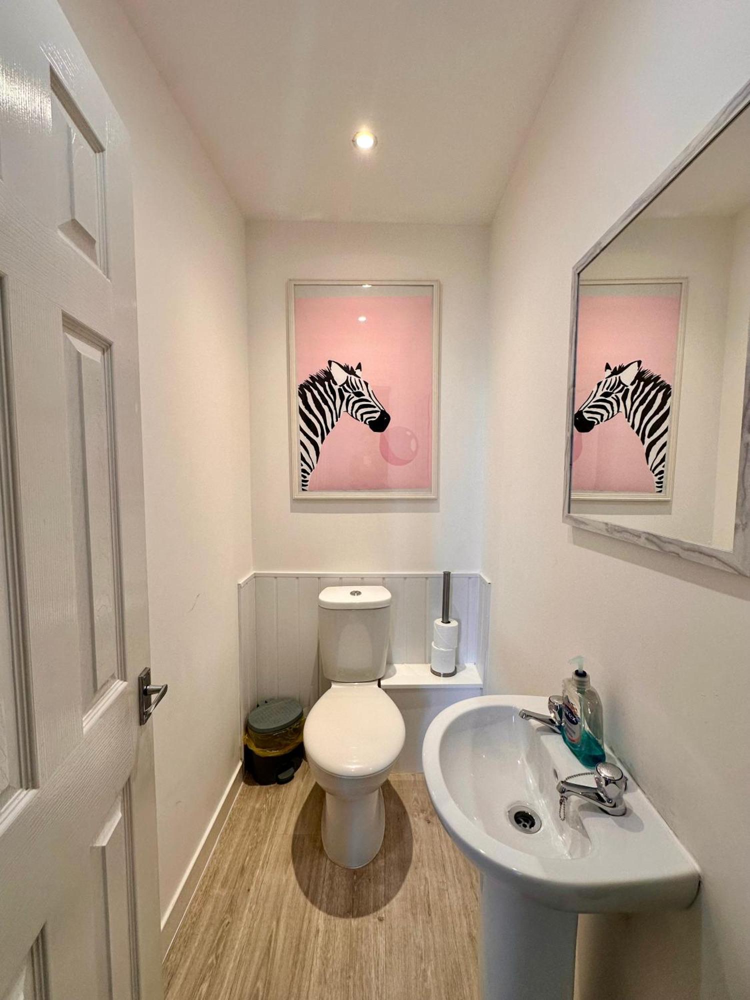 3-Bedroom Flat In The City Centre Next To The River Ness Inverness Exterior foto